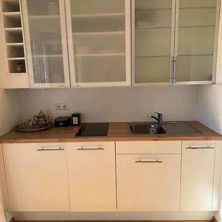 شقة Cozy Studioapartment With Graden In Free Parking *